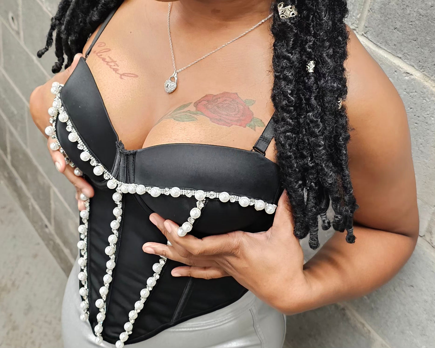 Pearl girl corset
