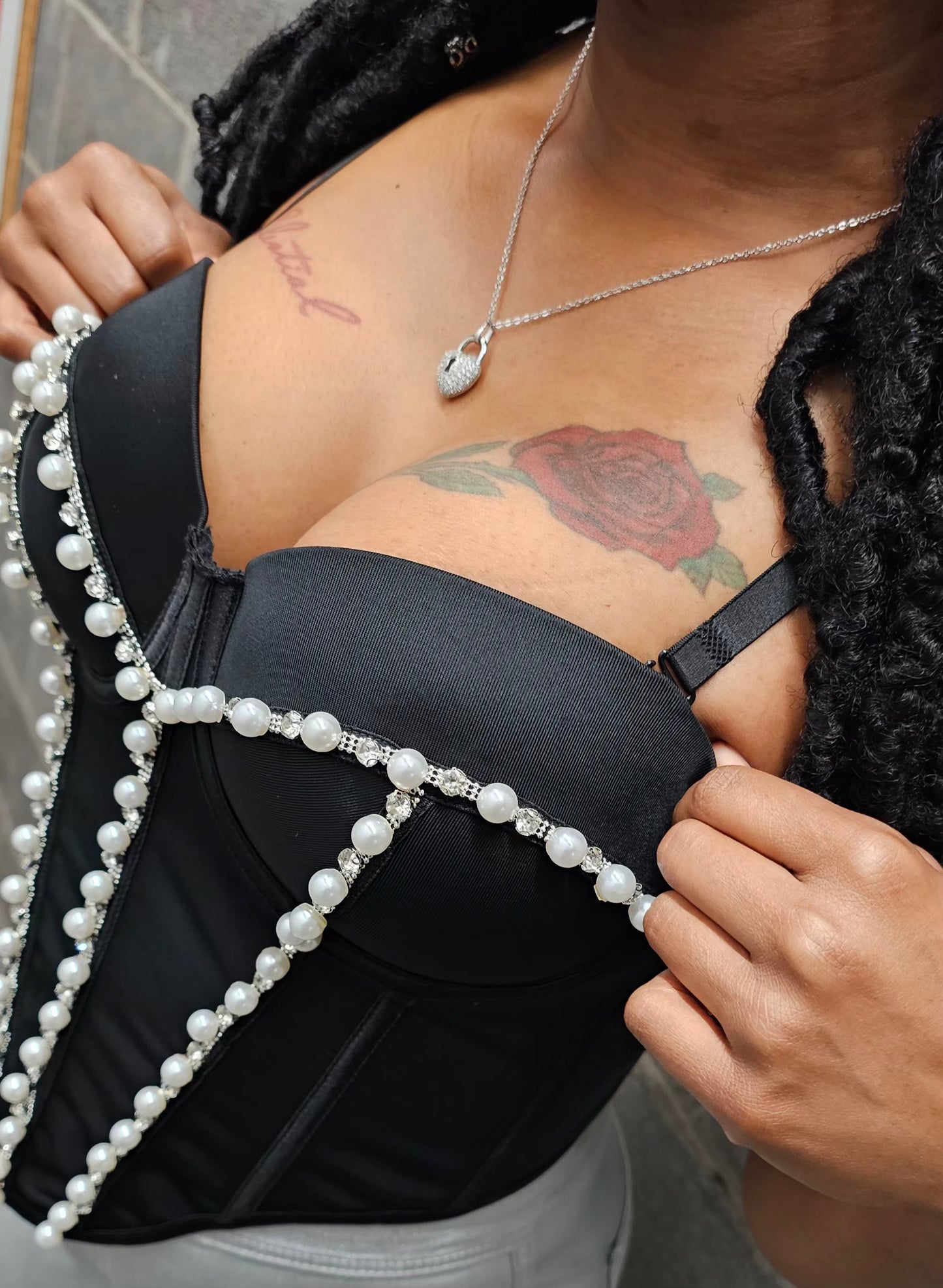 Pearl girl corset