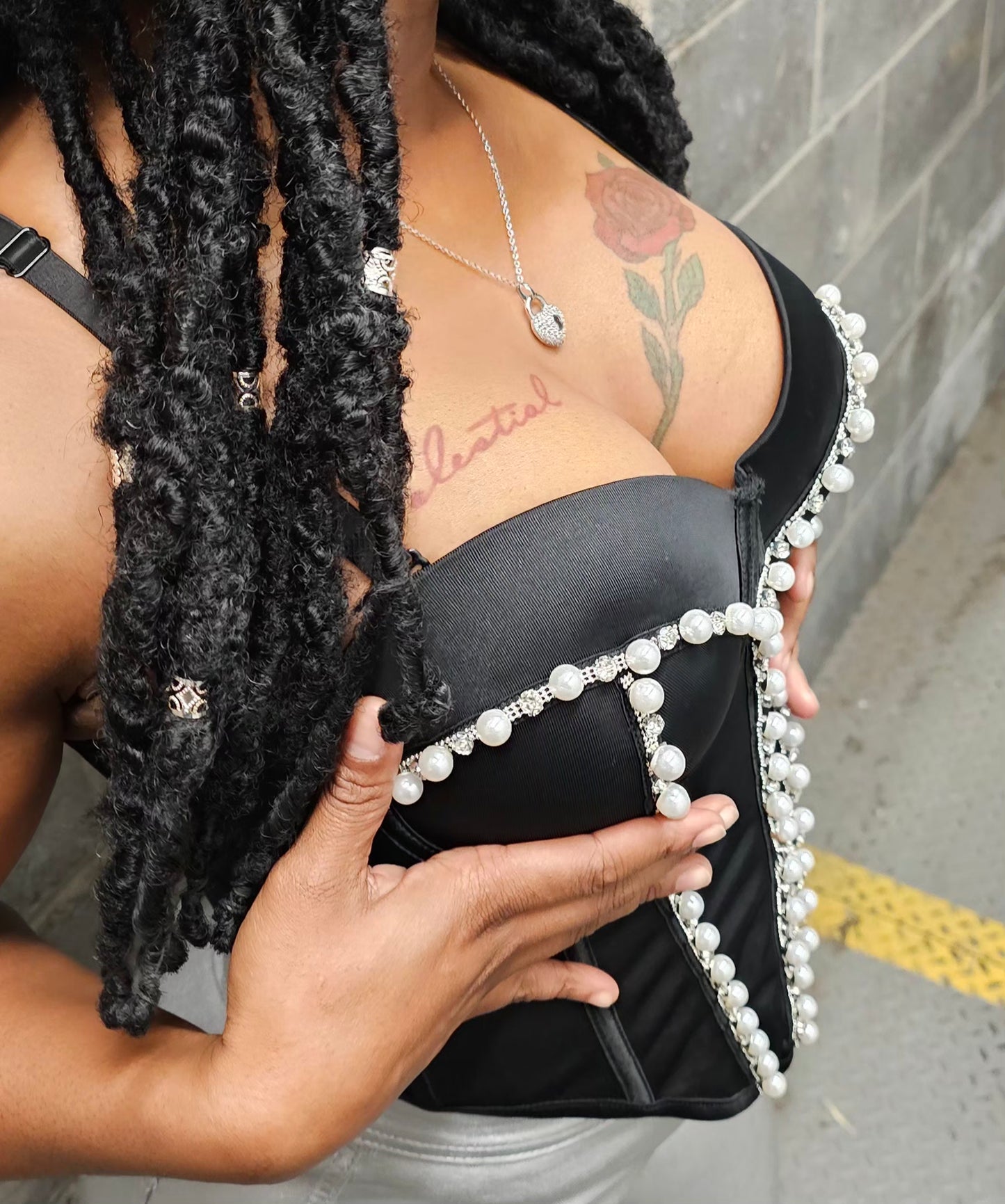 Pearl girl corset